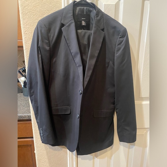 H&M black 2 button suit size 42 regular fit - Picture 1 of 7